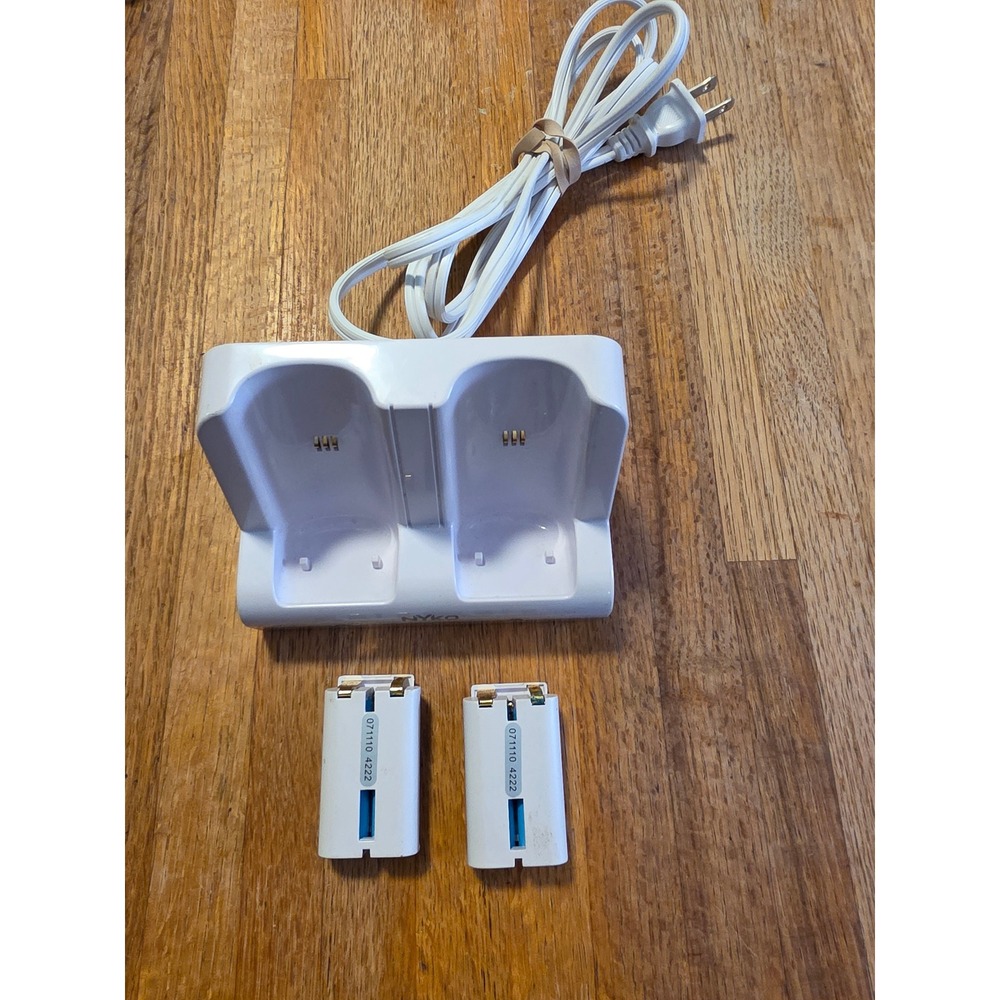 Nyko Charge Station for Wii Remote Dual Port Charging Dock White 87000-A50